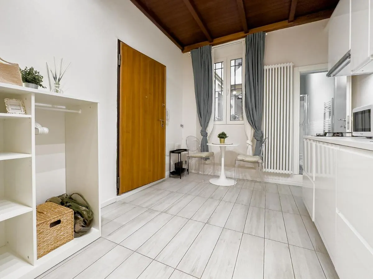 Realkasa Ailis Apartment Bologna Italy