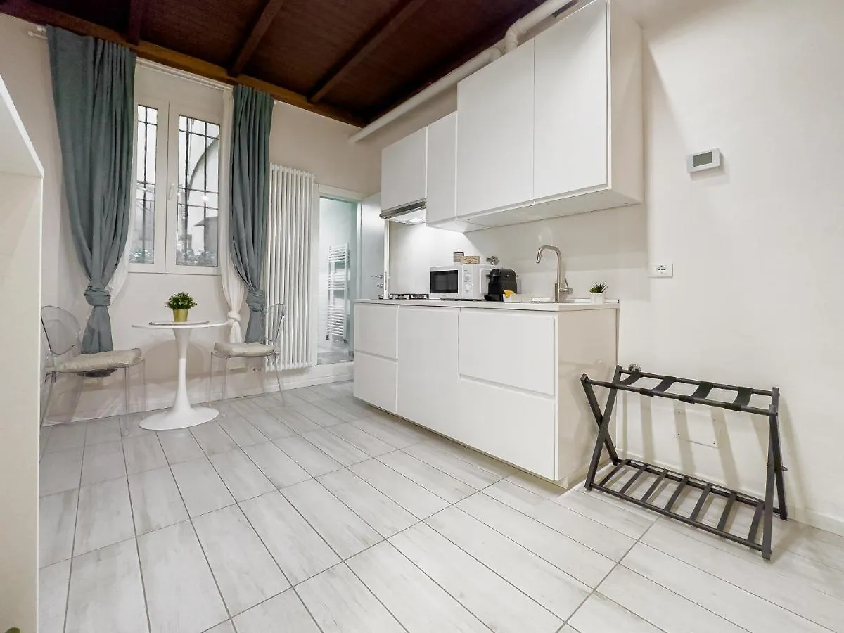 Realkasa Ailis Apartment Bologna 0*,